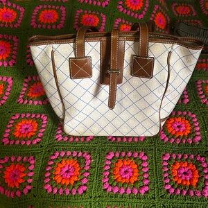 Dooney & Bourke shoulder bag Does